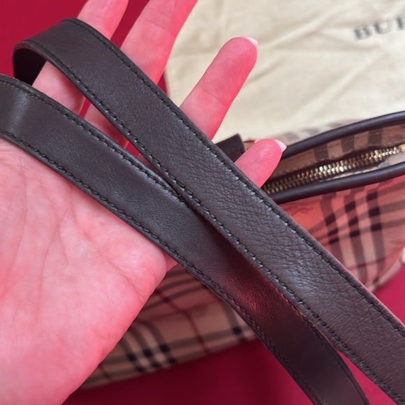 EUC Authentic Burberry Haymarket Check Coated Canvas onslow tote Zipper bag ๐ - Picture 12 of 15